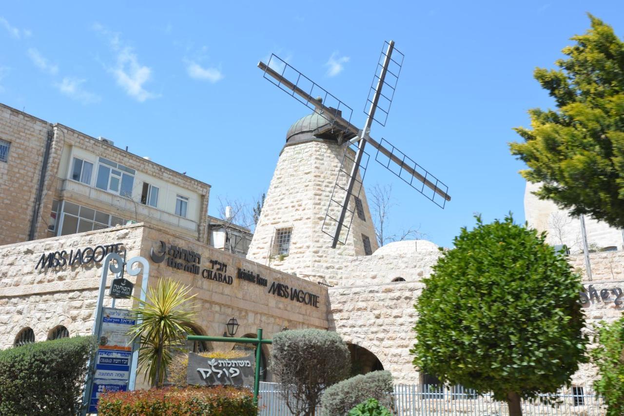 Quiet Garden Apartment In Rehavia Jerusalem Exterior photo